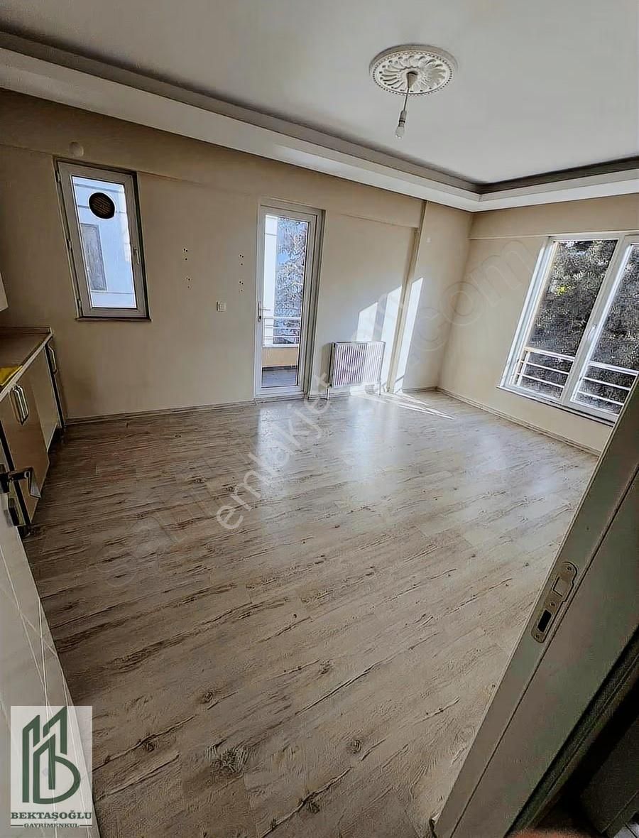 Bahçelievlerde Ulaşıma Yakın 1+1 Amerikan Mutfak