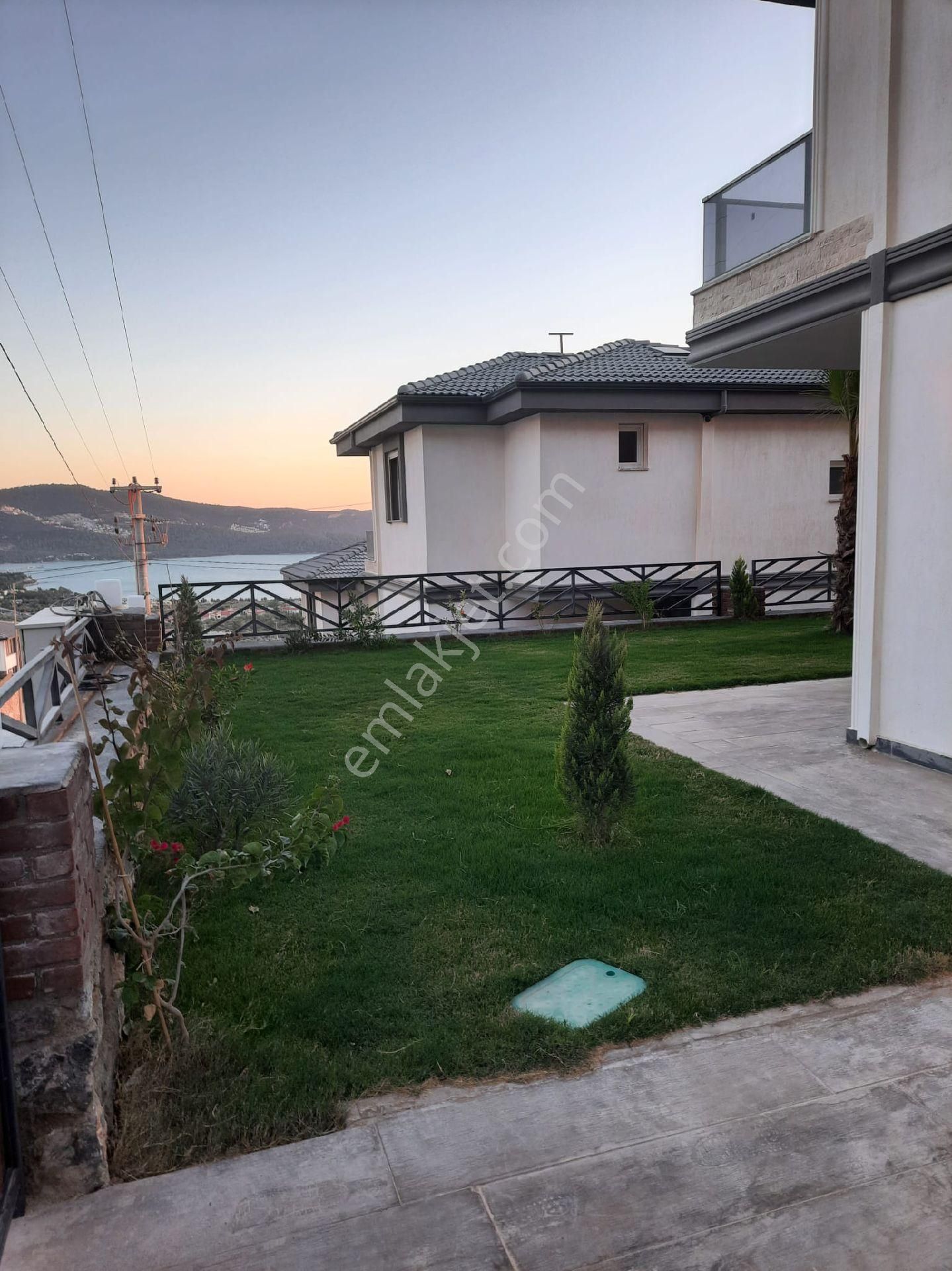 Akbük'te Satılık Deniz Manzaralı Triplex Villa - Görsel 6