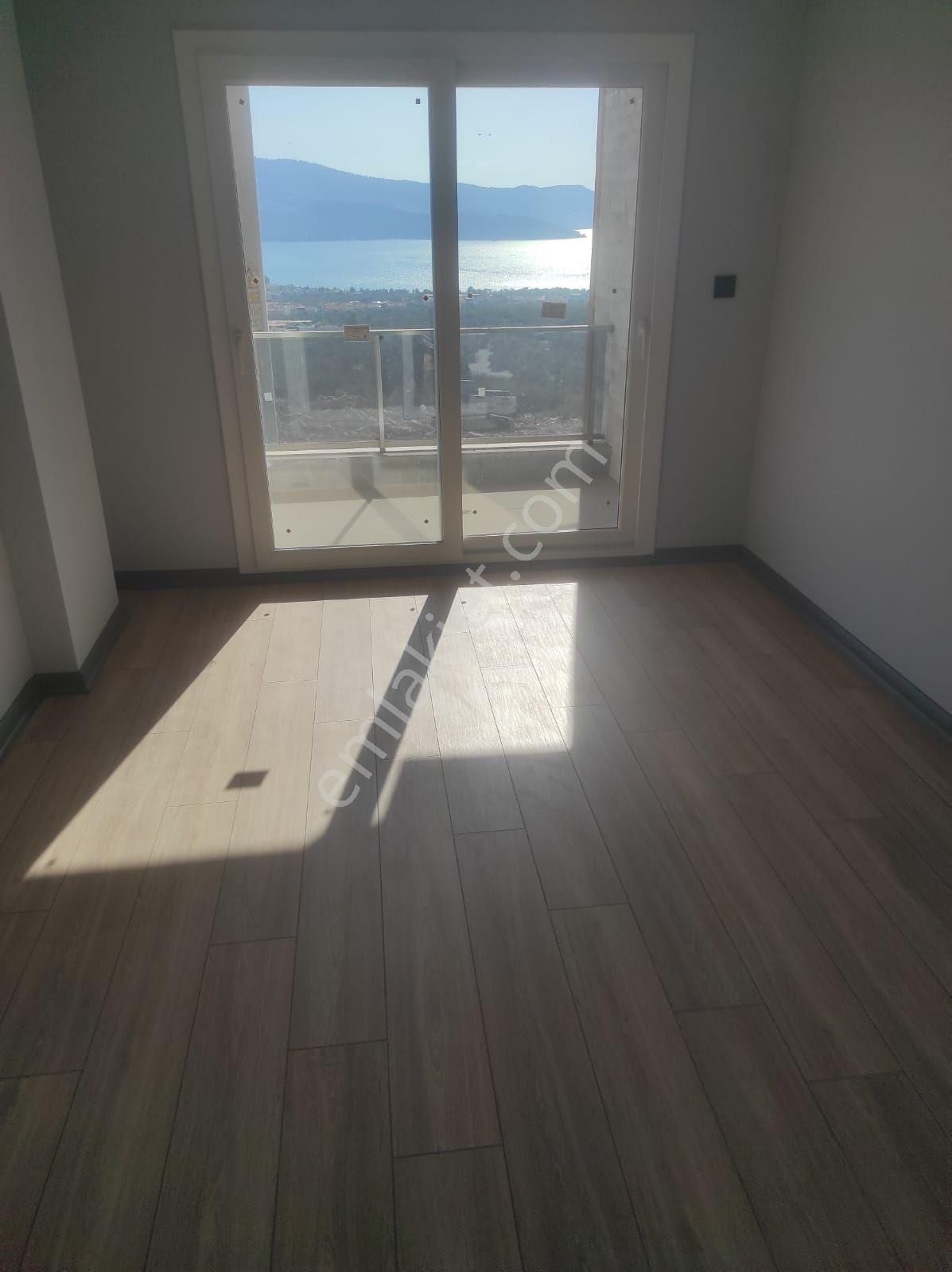 Akbük'te Satılık Deniz Manzaralı Triplex Villa - Görsel 13