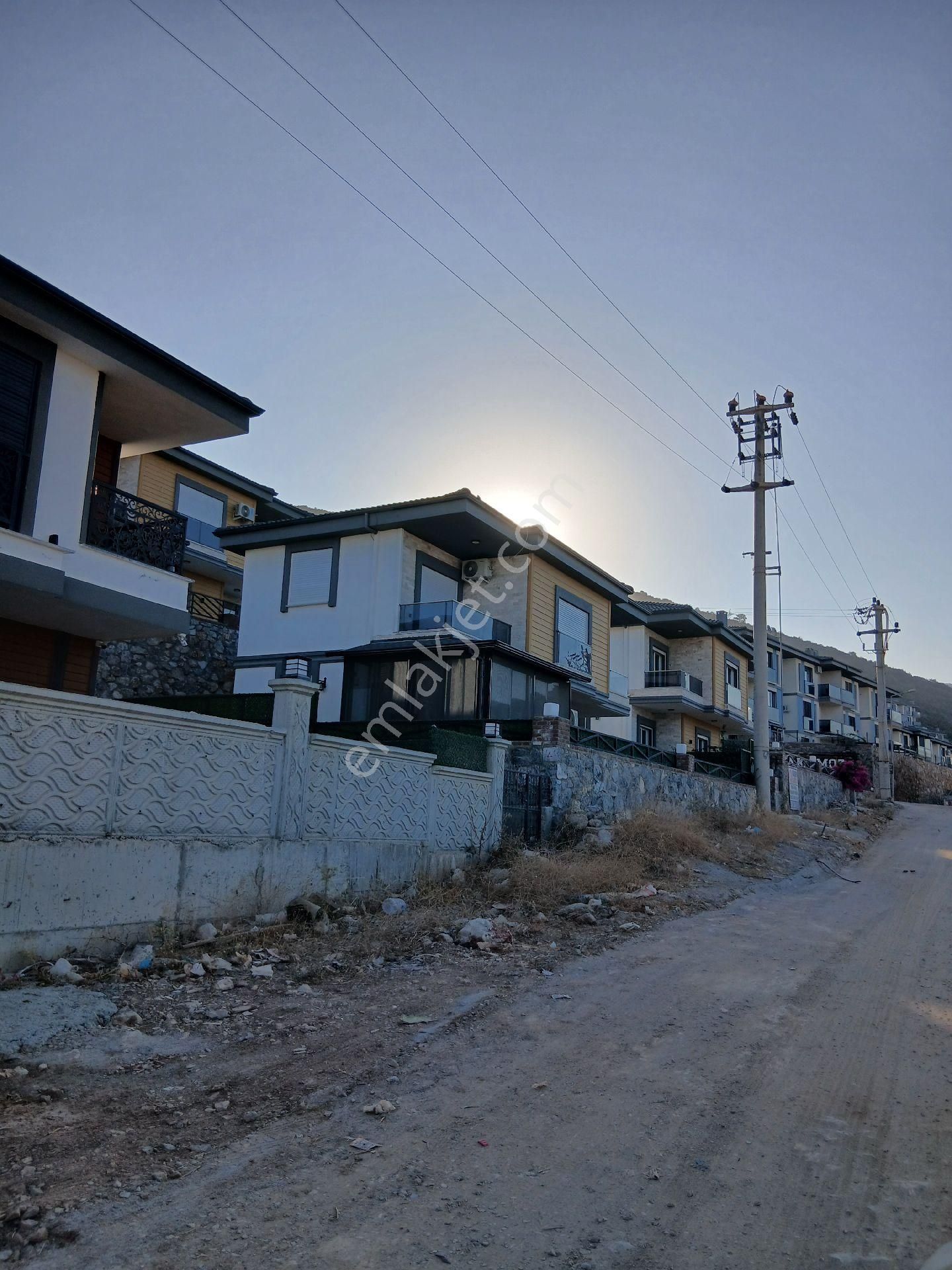 Akbük'te Satılık Deniz Manzaralı Triplex Villa - Görsel 26