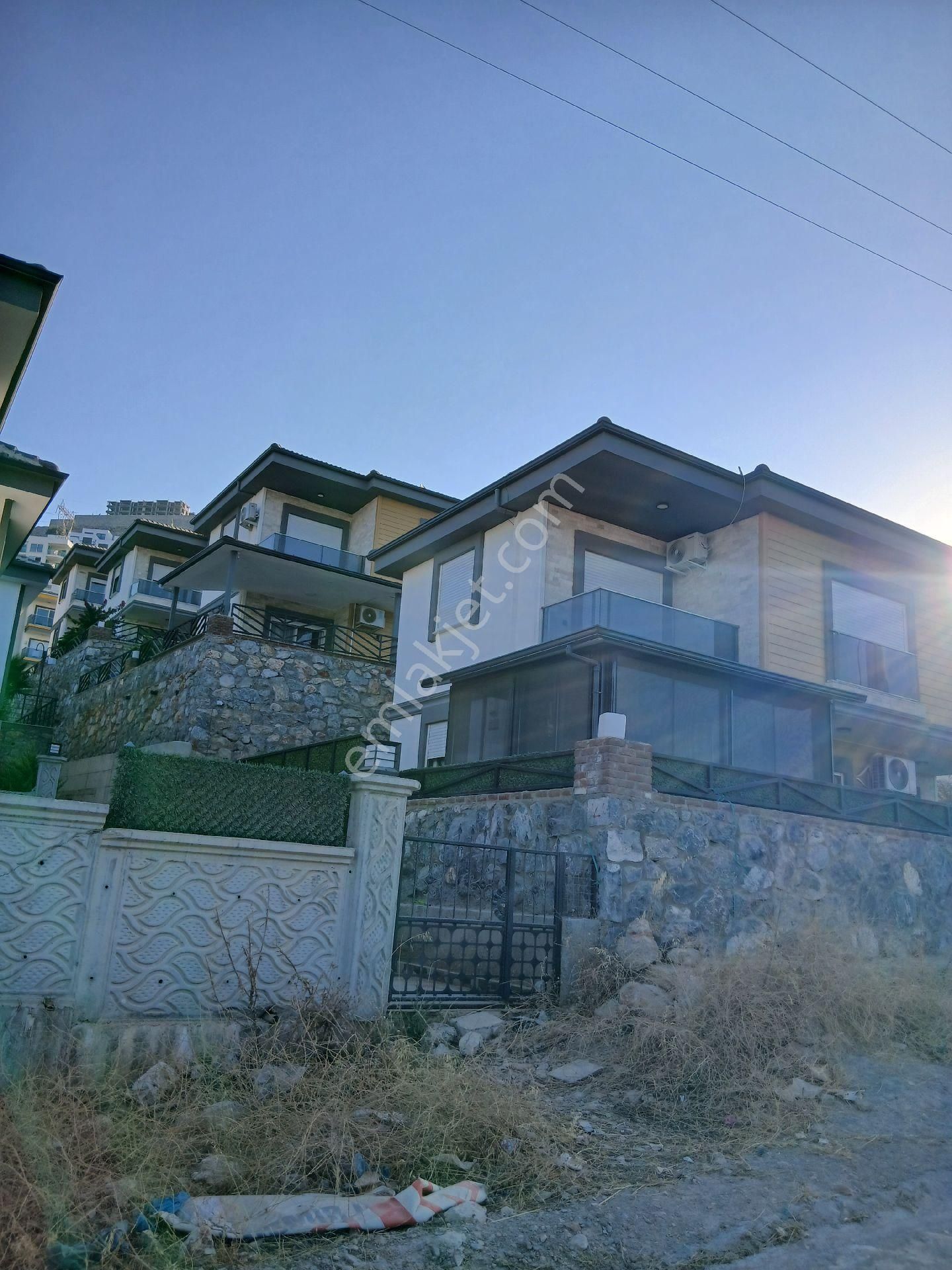 Akbük'te Satılık Deniz Manzaralı Triplex Villa - Görsel 28