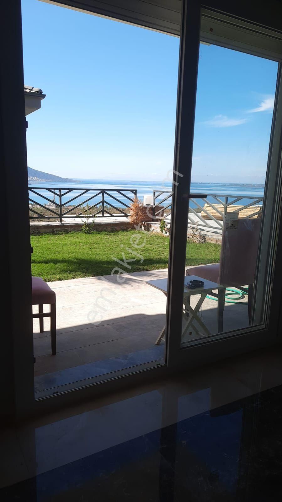 Akbük'te Satılık Deniz Manzaralı Triplex Villa - Görsel 19