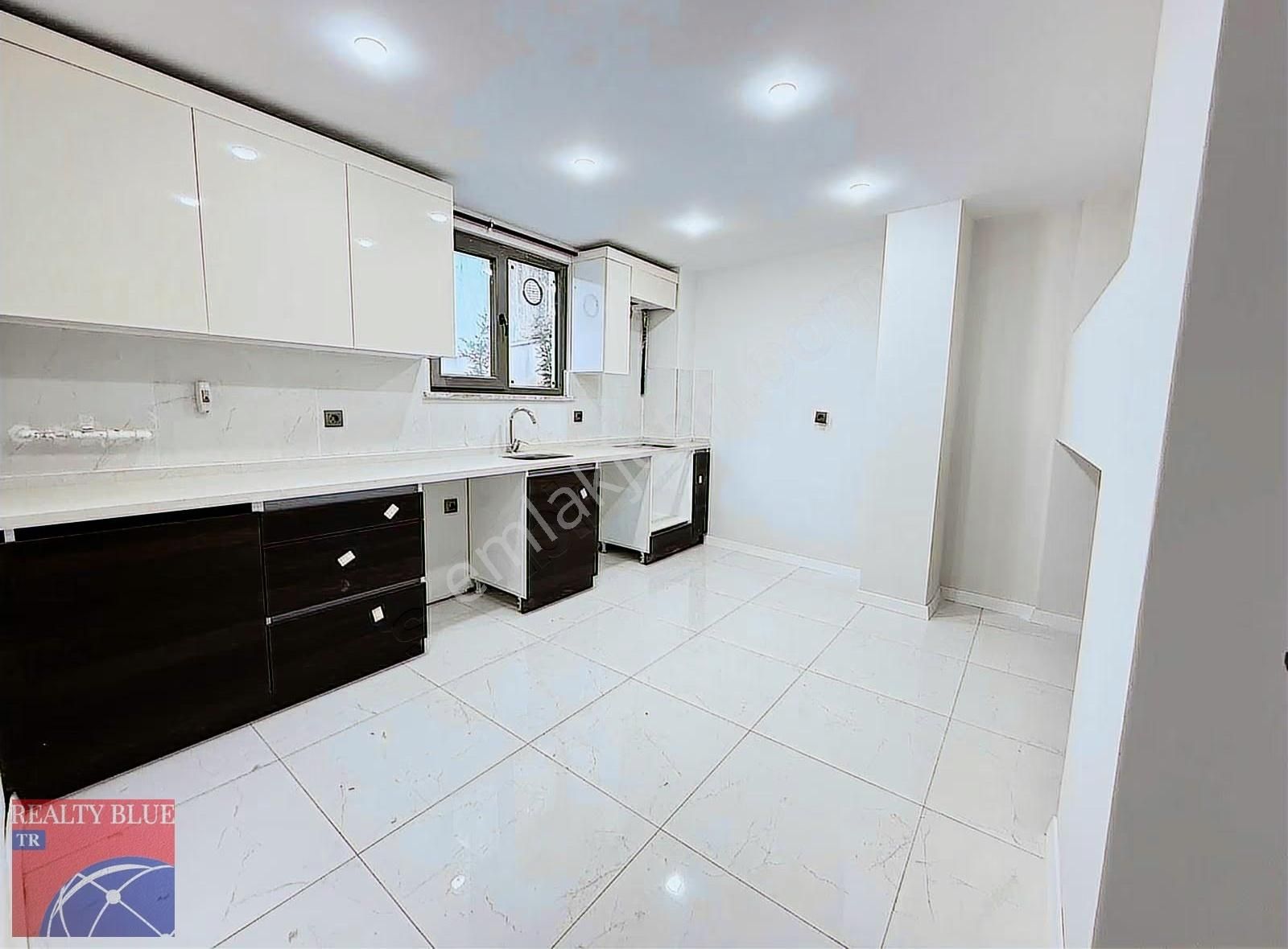 Satılık Daire 2+1 Ters Dubleks Yerden Isıtmalı Bahçe Kullanımlı