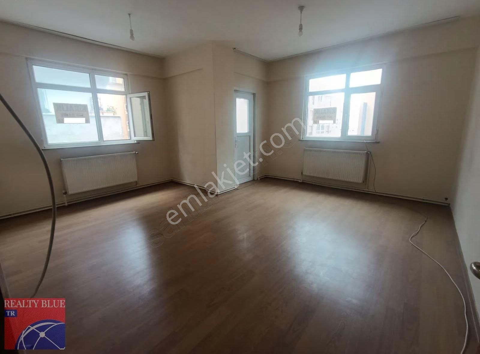 Sultanbeyli Merkezde 3+1 Kiralık Daire