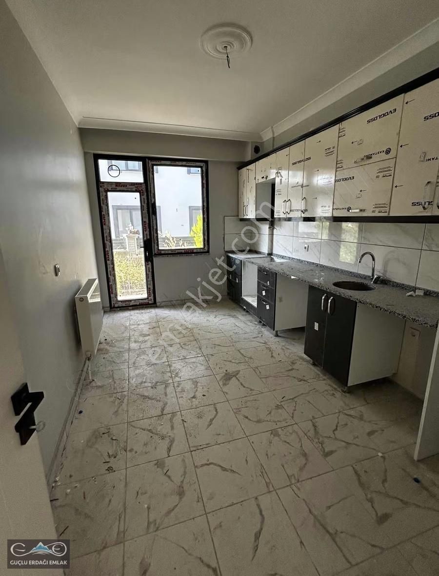 Acil Satılık Site İçerisinde Havuzlu Daire Değerinin Altında