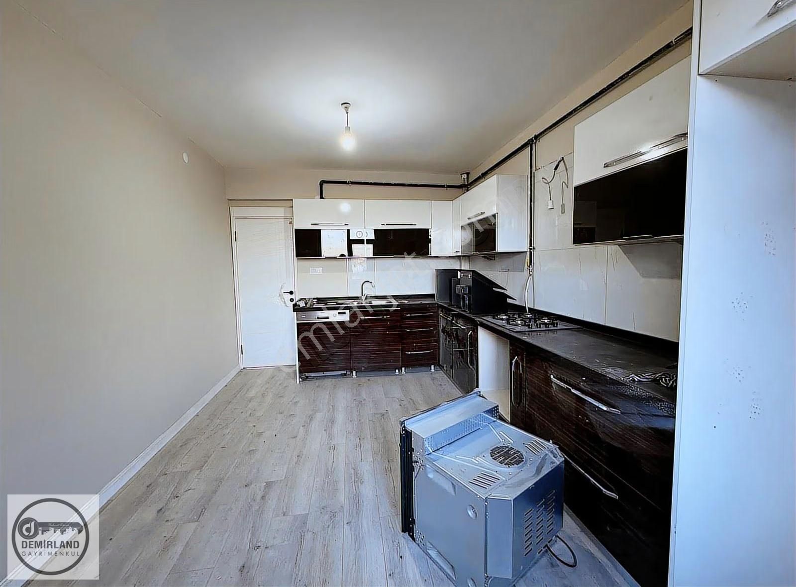 Demirland'dan Kiralık Hastane Çevresinde 2+1 Yenilenmiş Daire - Görsel 12