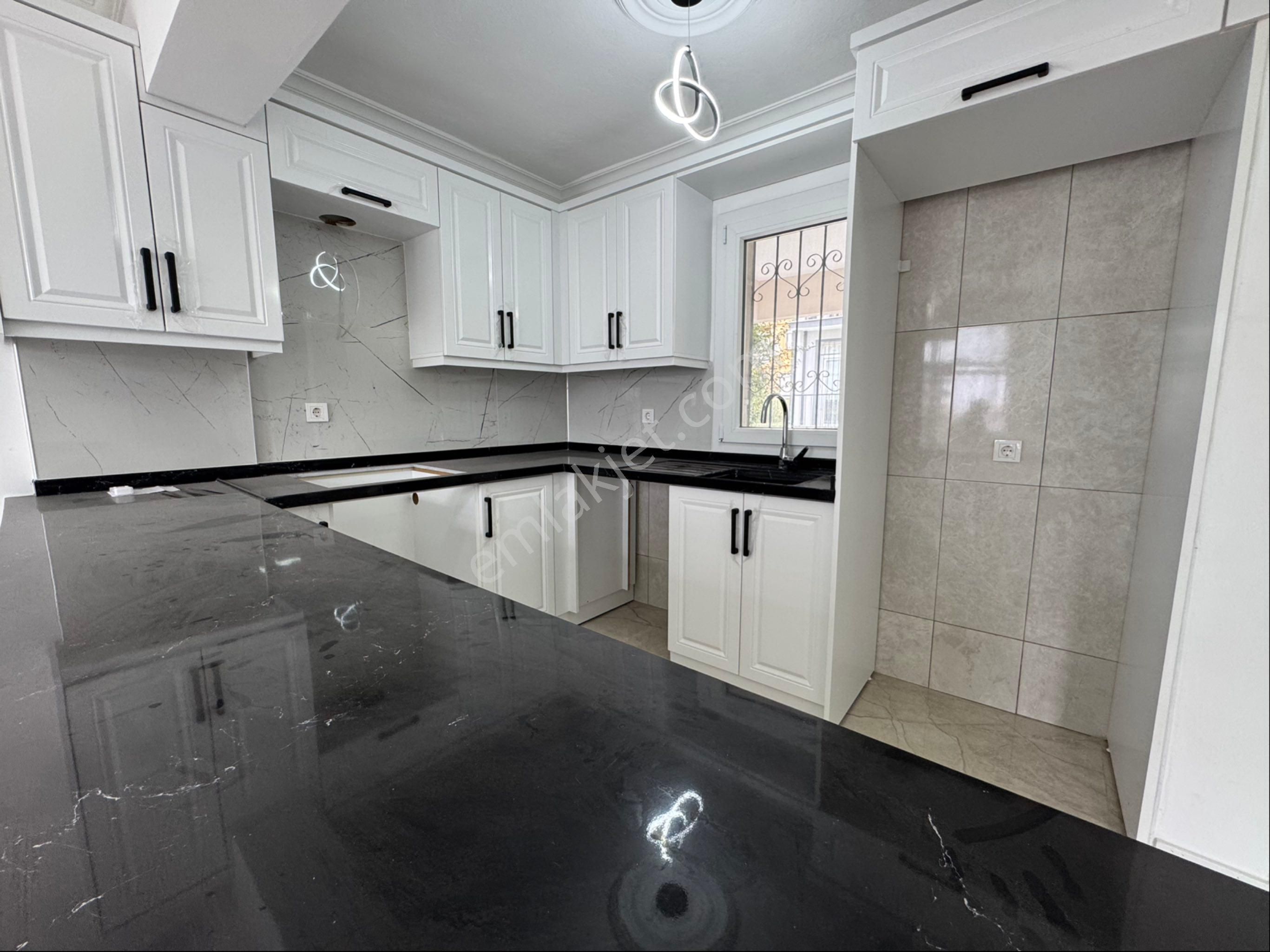 Views Emlak’tan Kuşadası K.denizinde Plaja 600 Mt Komple Yenilenmiş 3+1 Villa - Görsel 20