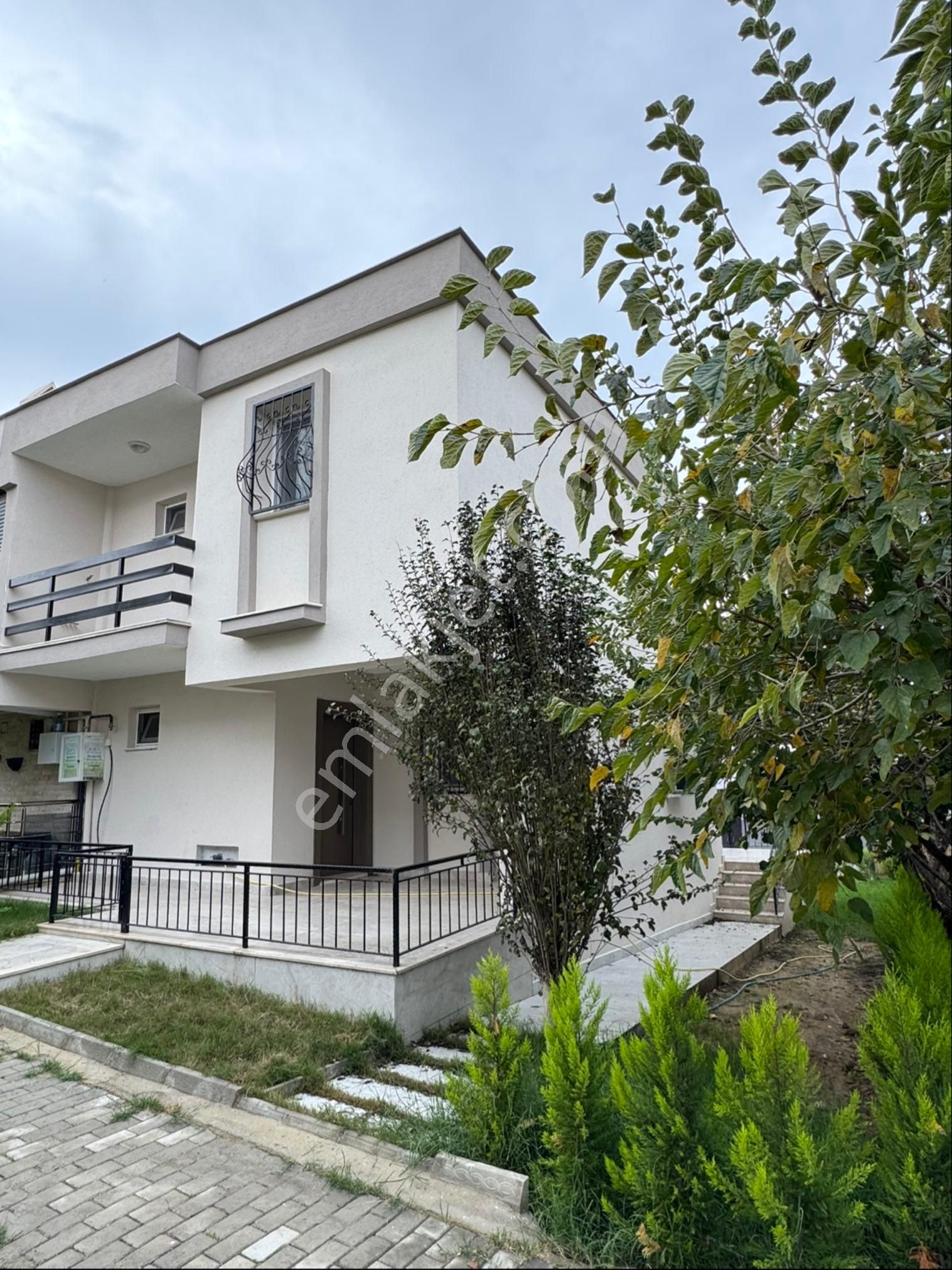 Views Emlak’tan Kuşadası K.denizinde Plaja 600 Mt Komple Yenilenmiş 3+1 Villa - Görsel 30