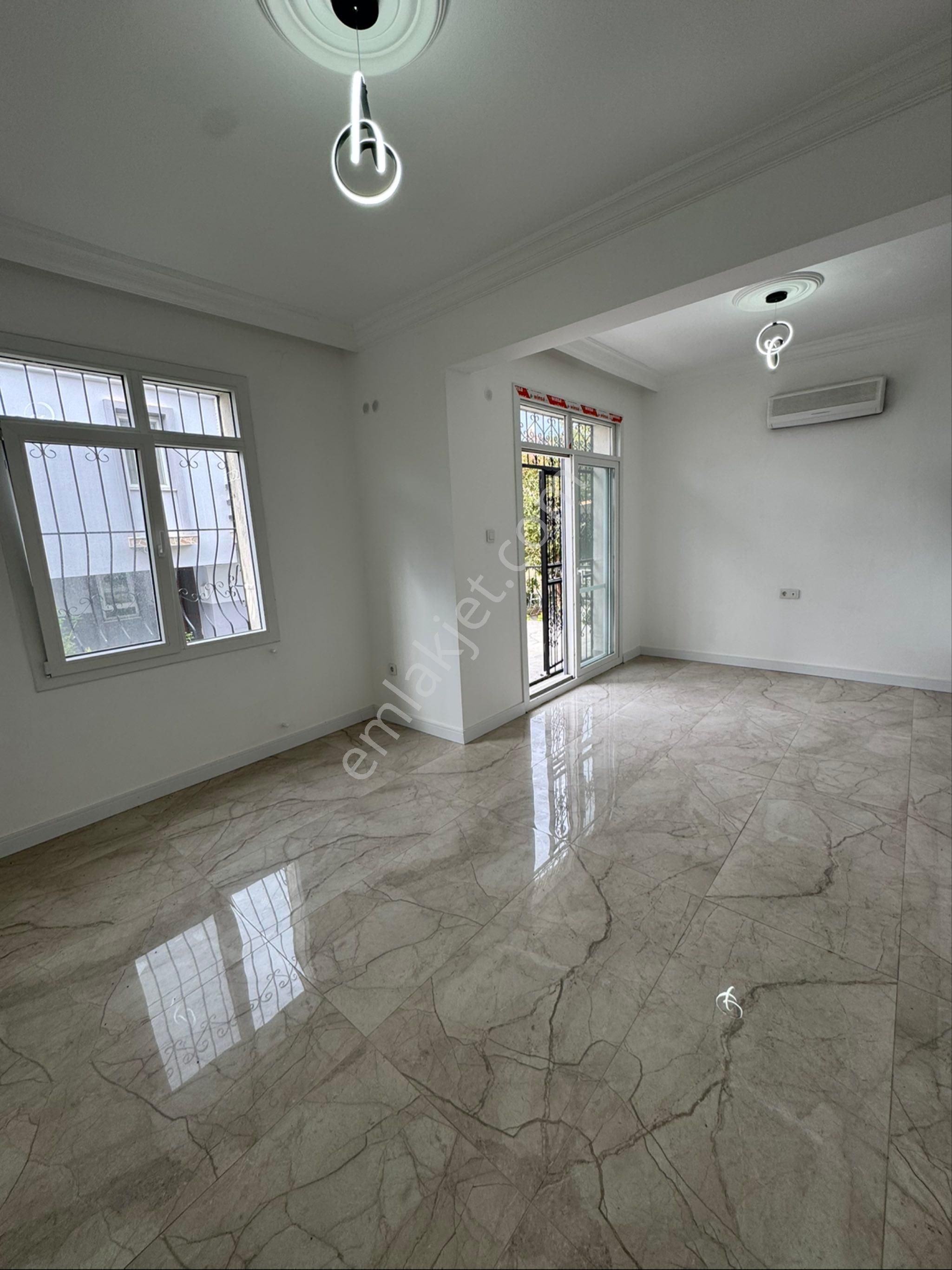 Views Emlak’tan Kuşadası K.denizinde Plaja 600 Mt Komple Yenilenmiş 3+1 Villa - Görsel 18