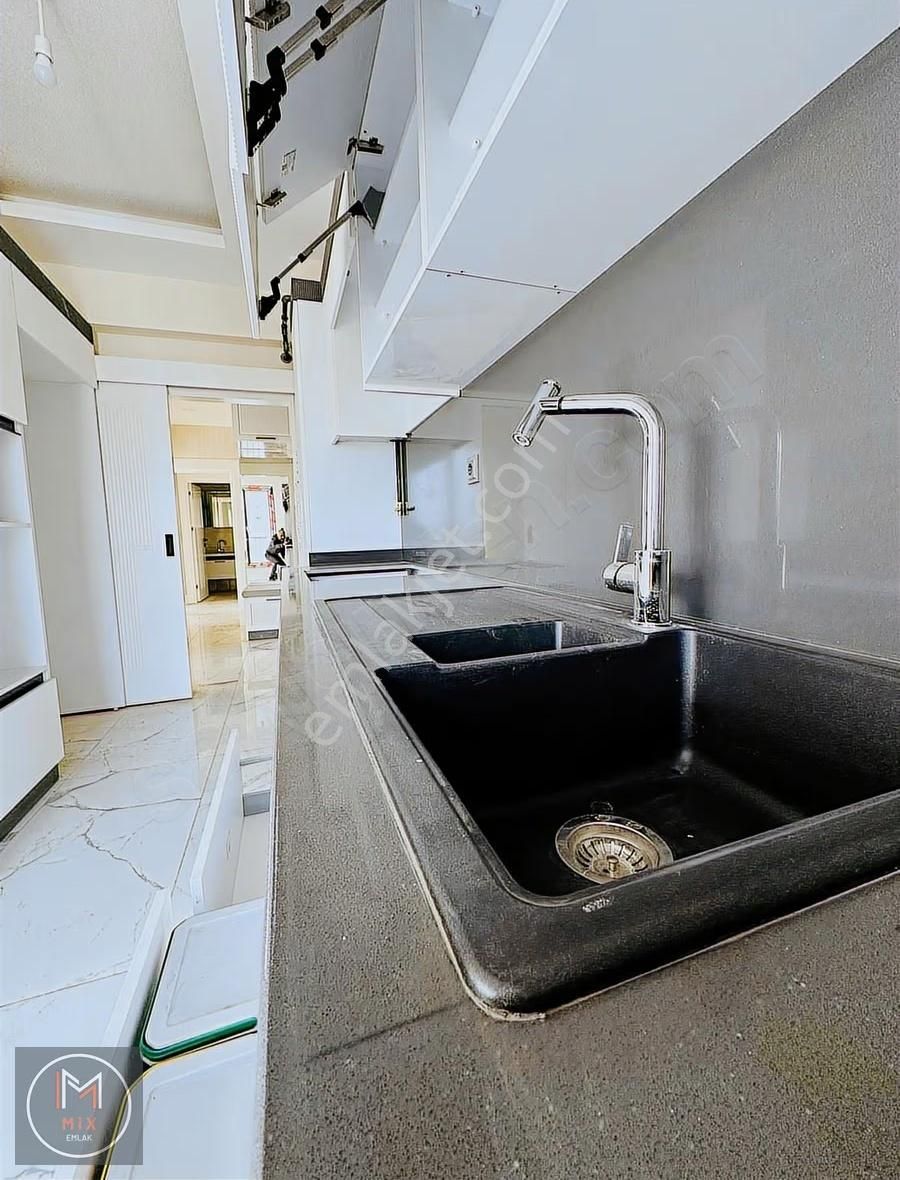 Küçükali'de Süper Lüks Meskenli 3+1 Daire - Görsel 17