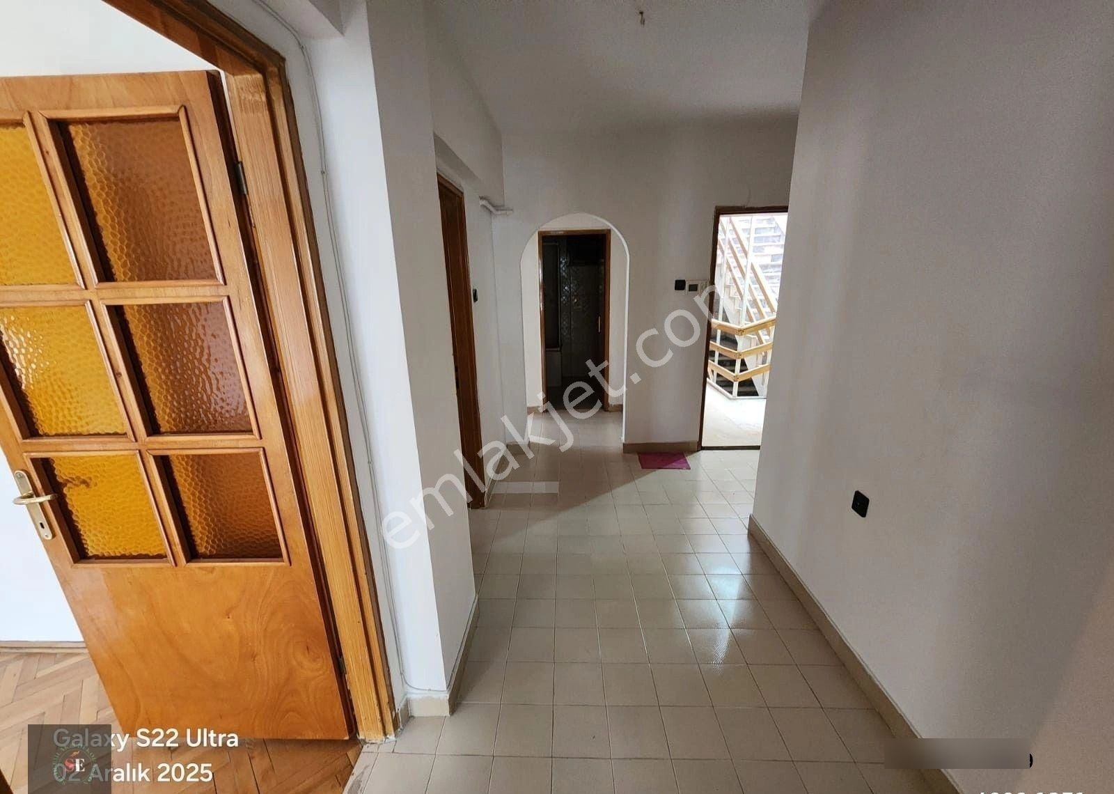 Bahçelievler'de Satılık 2+1 Daire Ara Kat Ön Cep,otoparklı Merkezi Isınma - Görsel 3