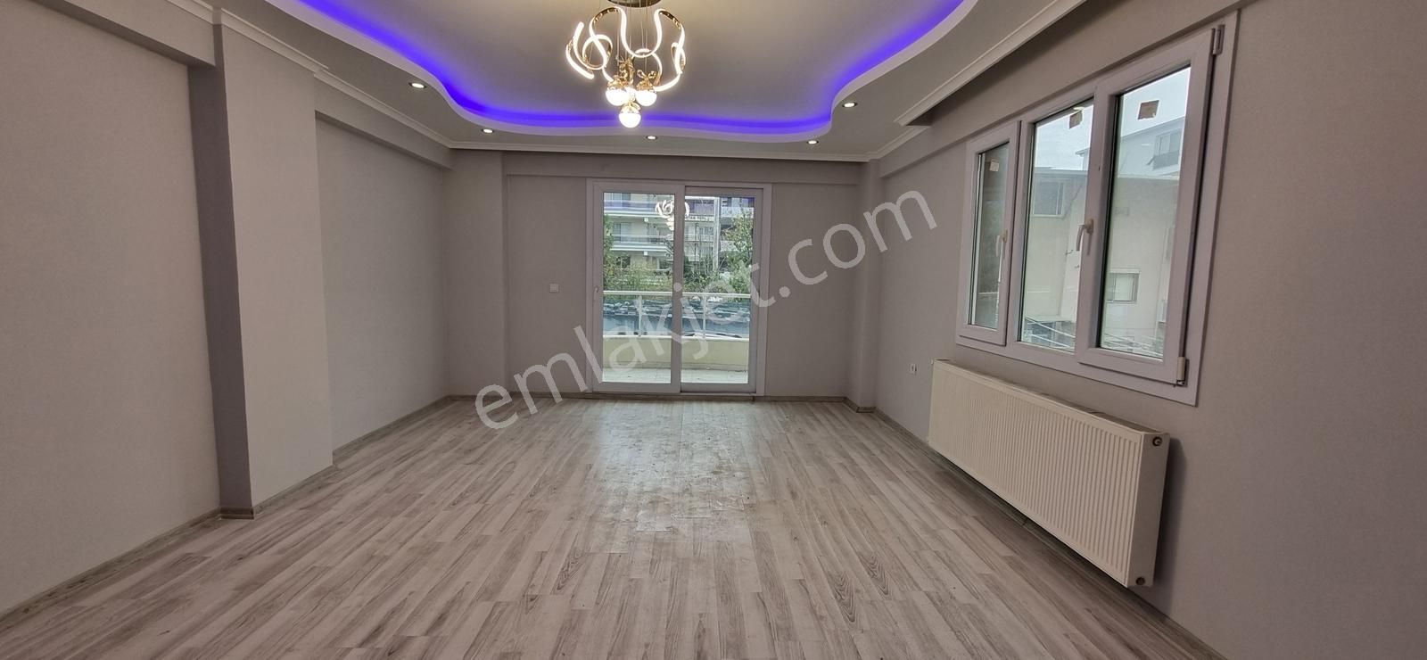 Geniş 3+1 Menemen Uğurmumcu Mahallesinde Devlet Hastanesi Yakını