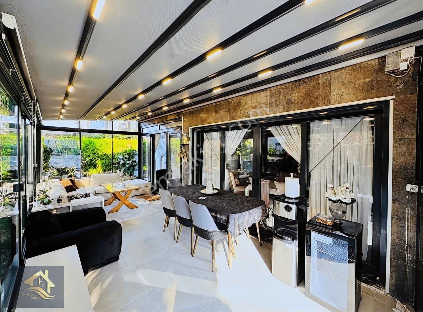 Kuşadası Soğucak'ta Köşe Konumlu Satılık 4+1 Ultra Lüks Villa - Görsel 14