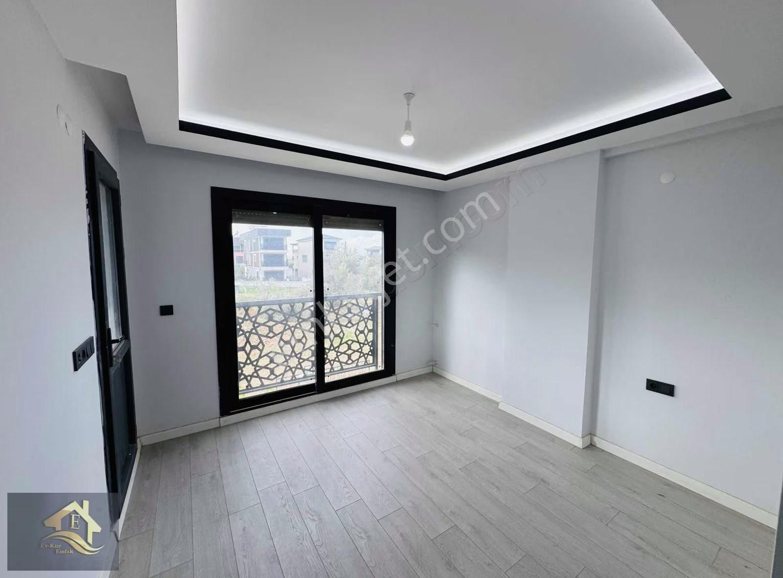 Kuşadası Davutlar'da Tek Müstakil Özel Havuzlu 3+1 Villa - Görsel 12