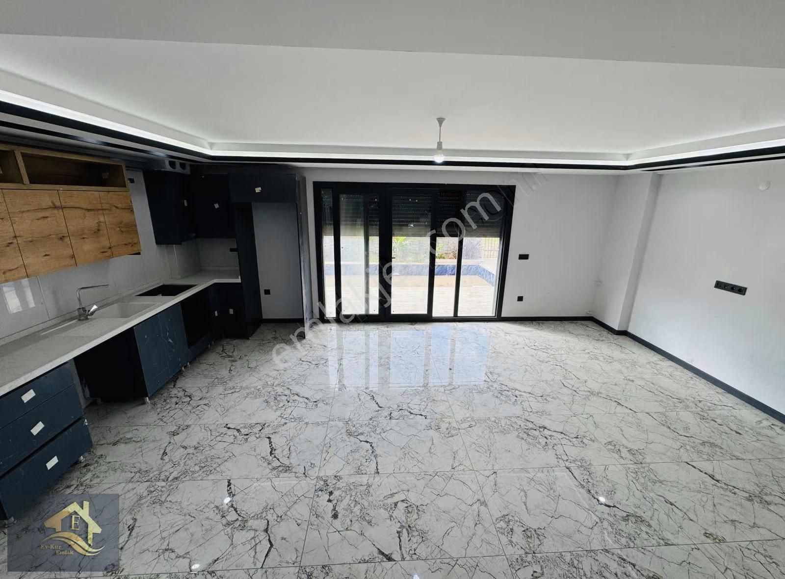 Kuşadası Davutlar'da Tek Müstakil Özel Havuzlu 3+1 Villa - Görsel 6