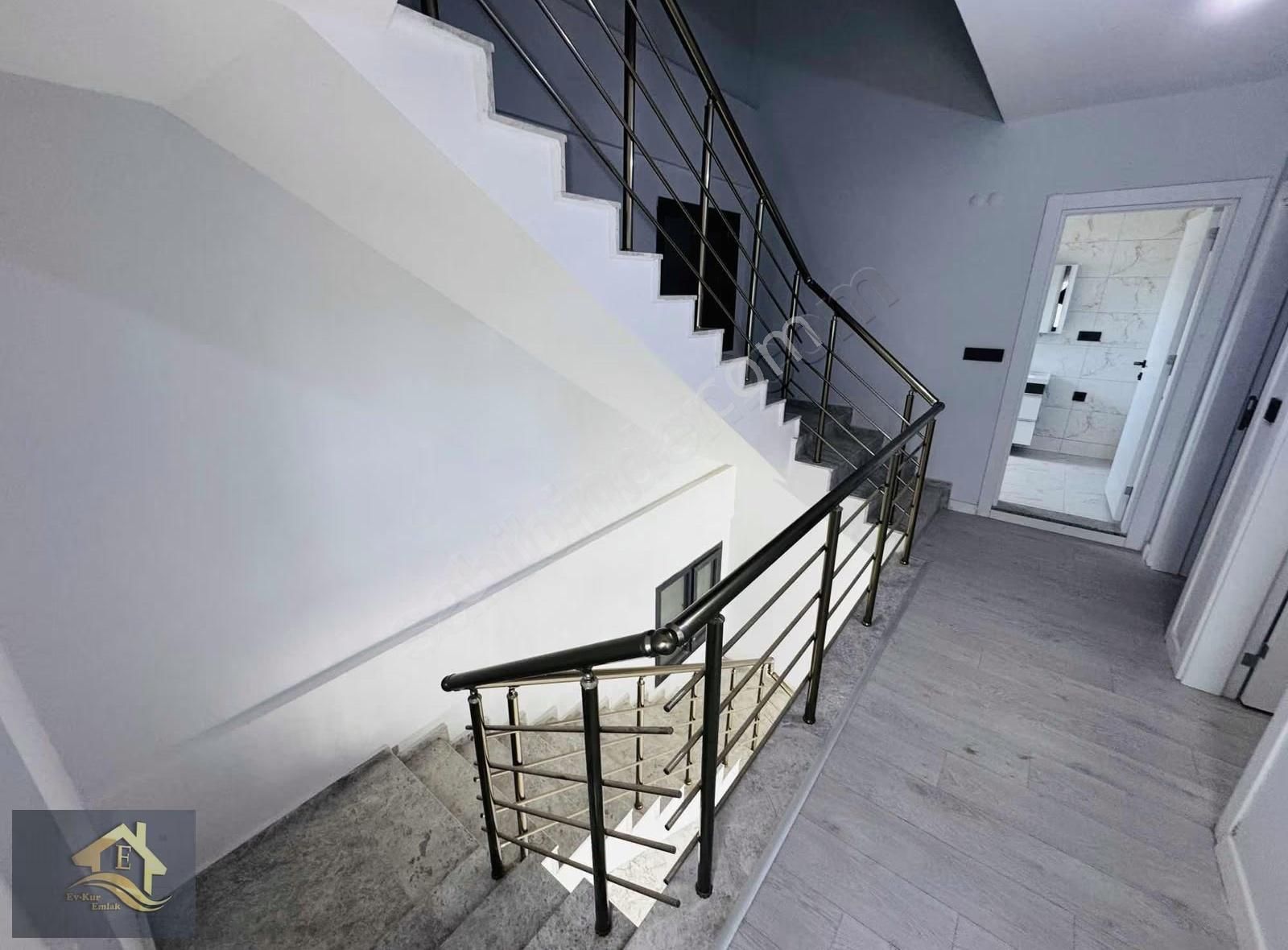 Kuşadası Davutlar'da Tek Müstakil Özel Havuzlu 3+1 Villa - Görsel 11