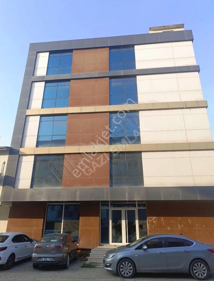 ""gazi Emlak""3 Ofis + Dükkan Tek Tek Veya Komple Her Biri 183 M - Görsel 1