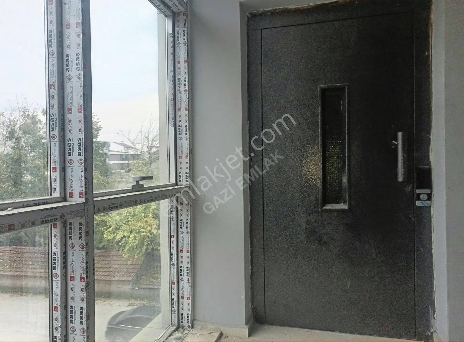 ""gazi Emlak""3 Ofis + Dükkan Tek Tek Veya Komple Her Biri 183 M - Görsel 3