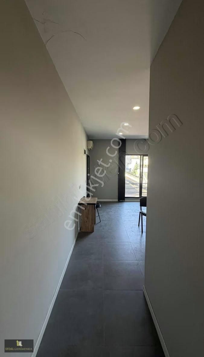 Çark Caddesi Arkasın'da Ön Cephe Satılık Geniş 1+1 Ofis - Görsel 9