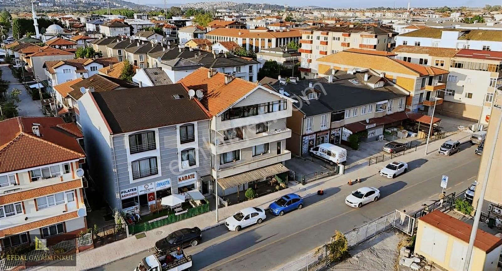 Arifiye Yht Karşısında 3 Katlı Ticari Konut İmarlı Satılık Bina!