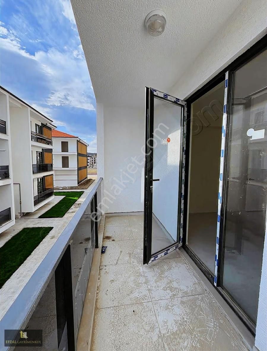 Arifiye Fatih Mah. 3+1 Ara Katta Satılık Daire - Görsel 2
