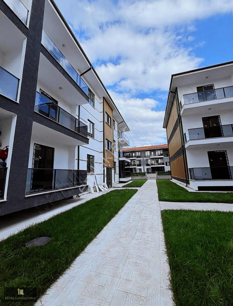 Arifiye Fatih Mah. 3+1 Ara Katta Satılık Daire - Görsel 8