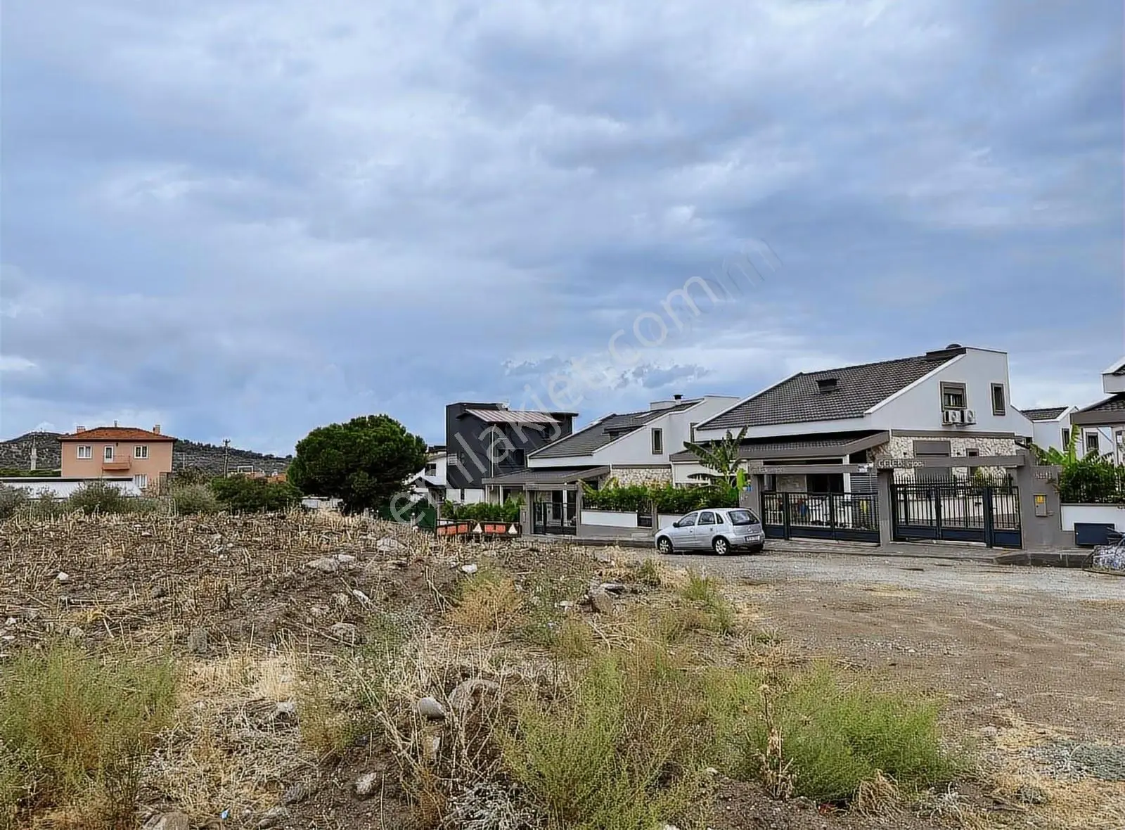 Dikili Bademli 324m2 Arsa Tekli Villa İmarlı