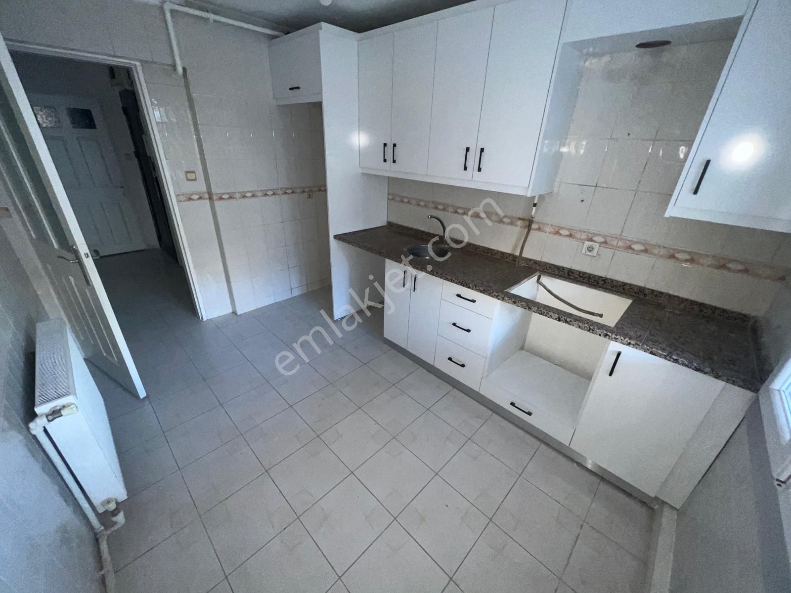 Parisadan Bulvar Üzerinde Geniş Bakımlı 3+1 Kiralık Daire - Görsel 7