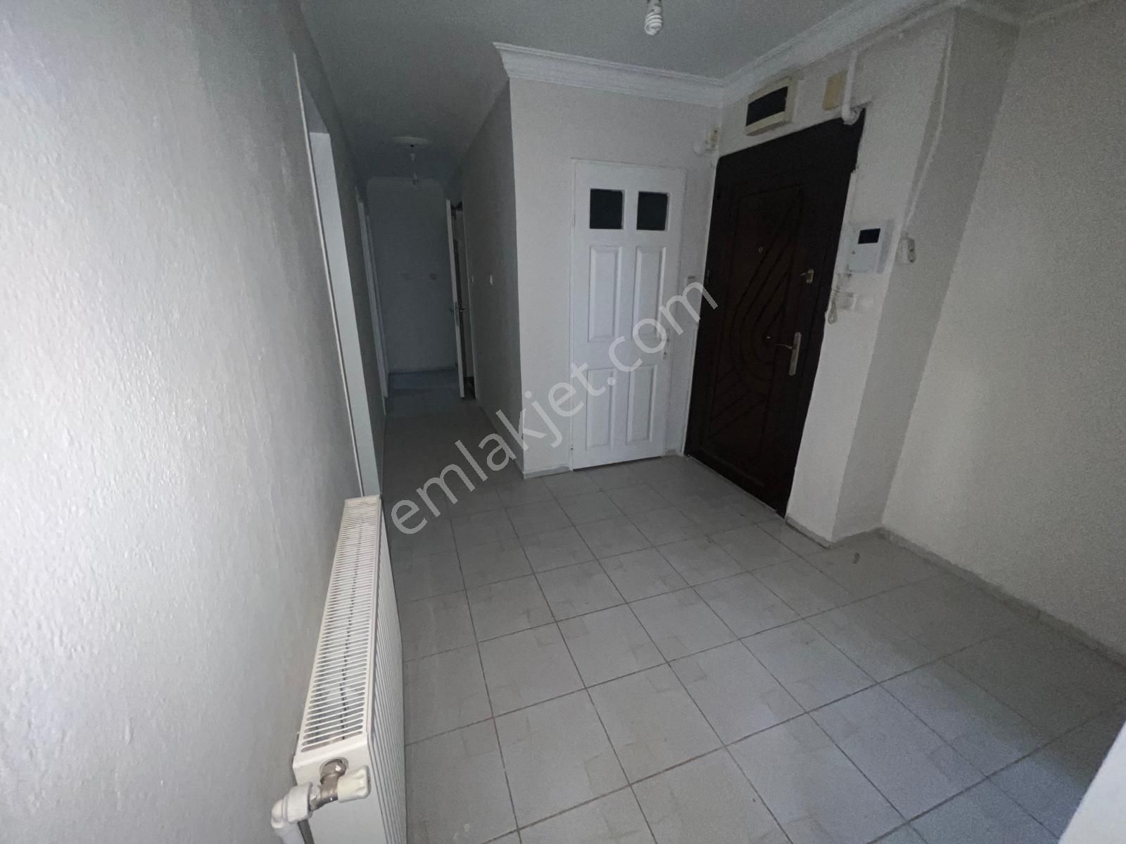 Parisadan Bulvar Üzerinde Geniş Bakımlı 3+1 Kiralık Daire - Görsel 15