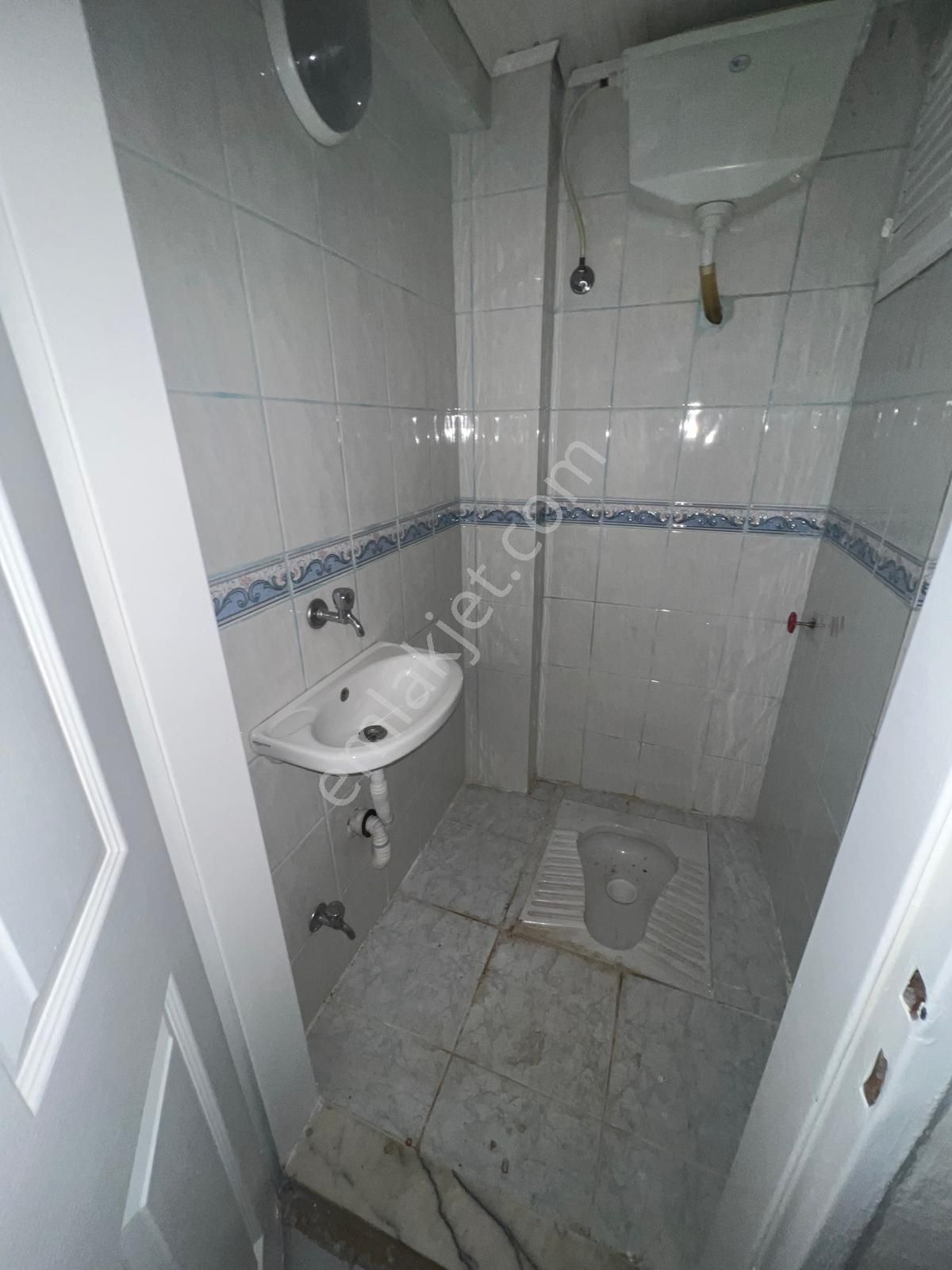 Parisadan Bulvar Üzerinde Geniş Bakımlı 3+1 Kiralık Daire - Görsel 12