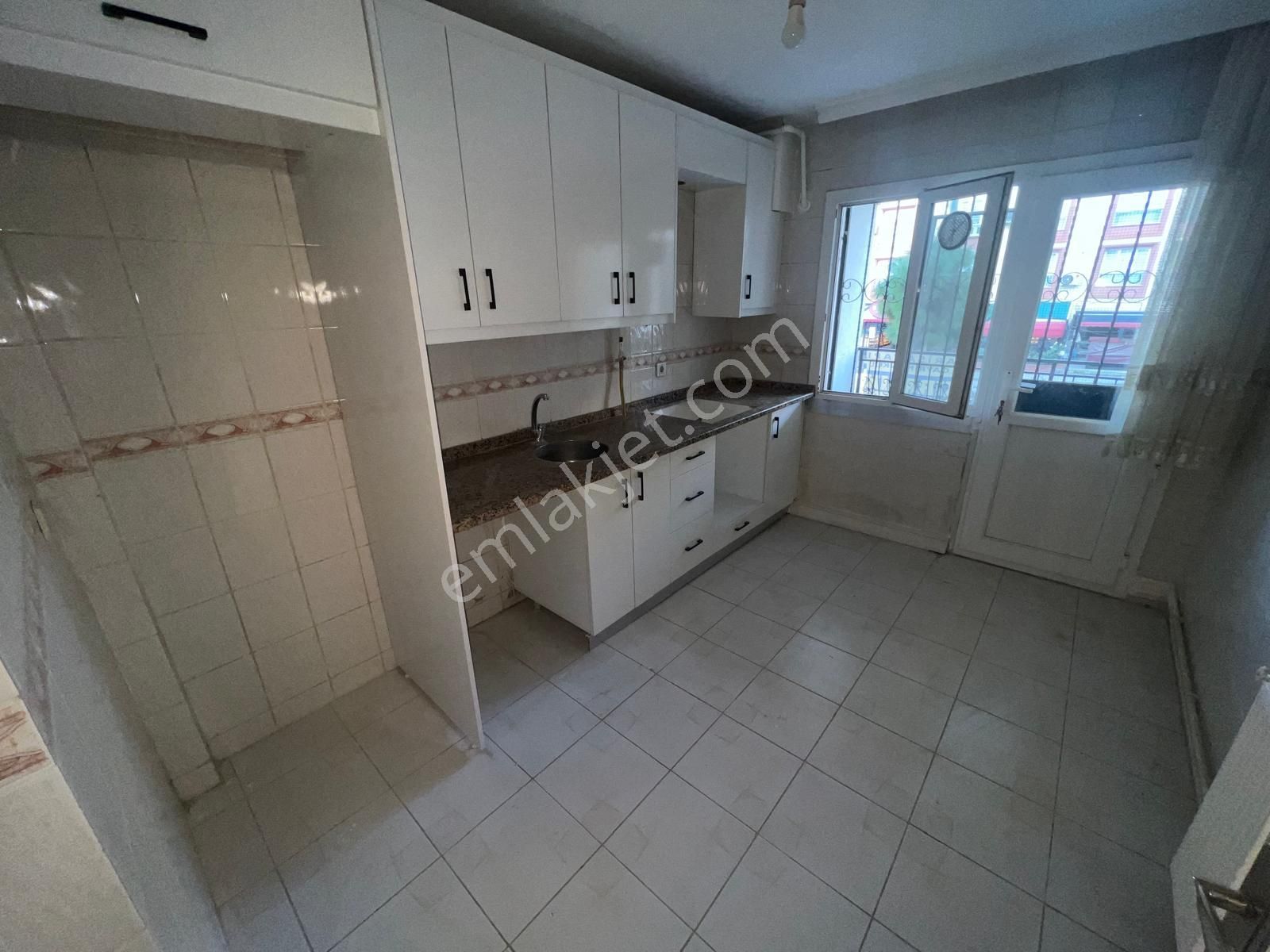 Parisadan Bulvar Üzerinde Geniş Bakımlı 3+1 Kiralık Daire - Görsel 9