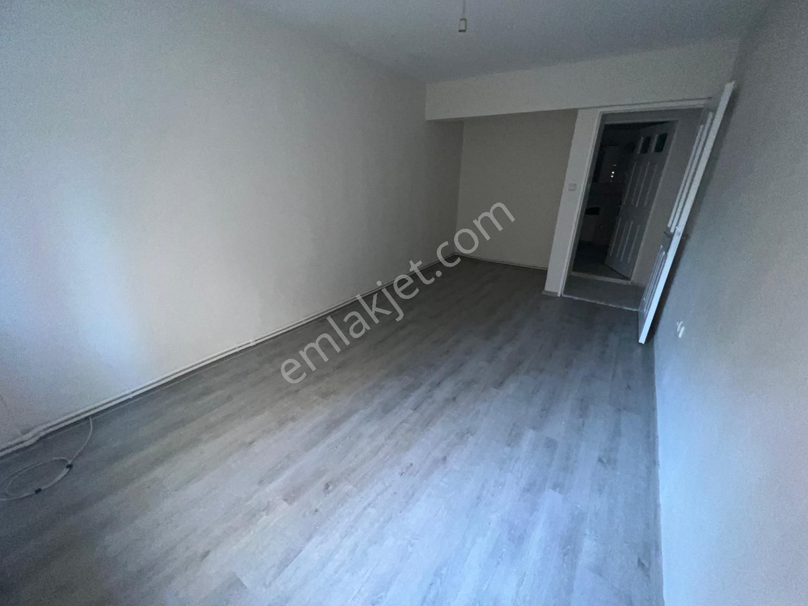 Parisadan Bulvar Üzerinde Geniş Bakımlı 3+1 Kiralık Daire - Görsel 13