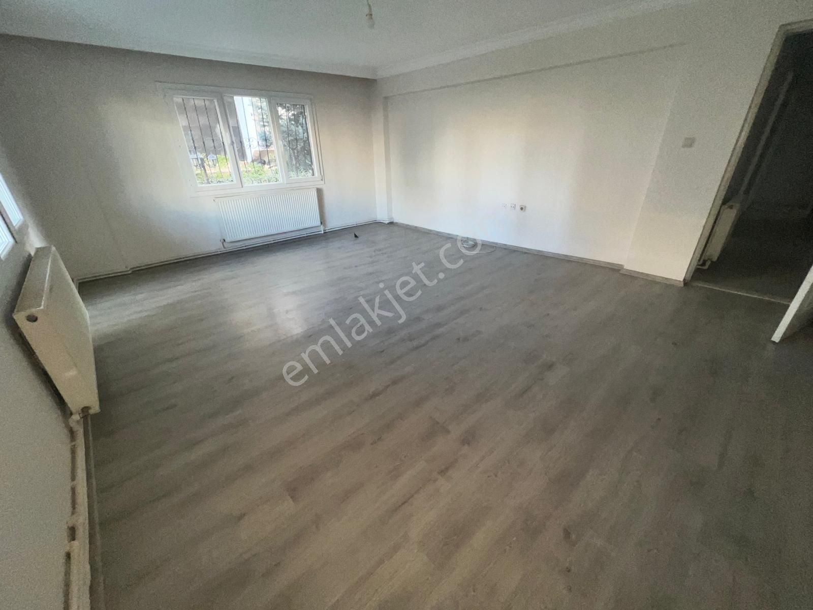 Parisadan Bulvar Üzerinde Geniş Bakımlı 3+1 Kiralık Daire - Görsel 19