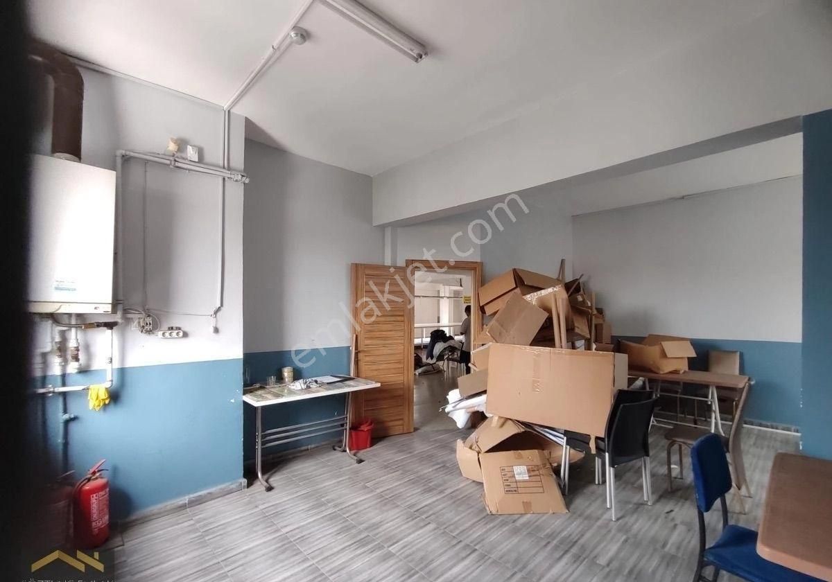 Merterde İtfaiyenin Yanında 3.kat 270 M2 Asansörlü Açık Otoparklı - Görsel 31