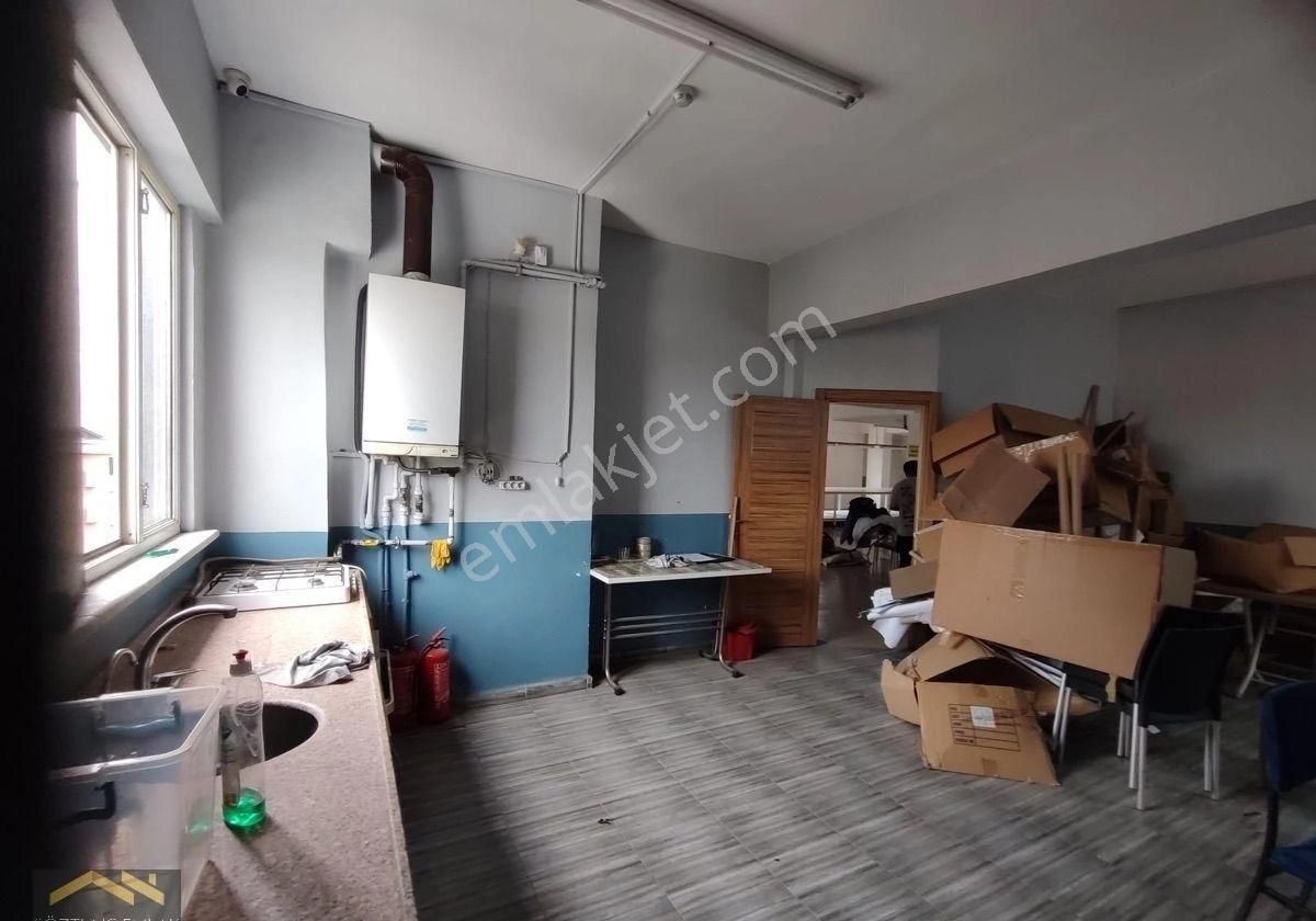 Merterde İtfaiyenin Yanında 3.kat 270 M2 Asansörlü Açık Otoparklı - Görsel 33