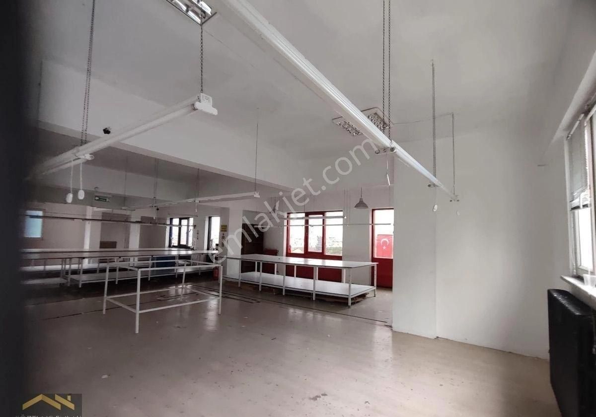 Merterde İtfaiyenin Yanında 3.kat 270 M2 Asansörlü Açık Otoparklı - Görsel 26