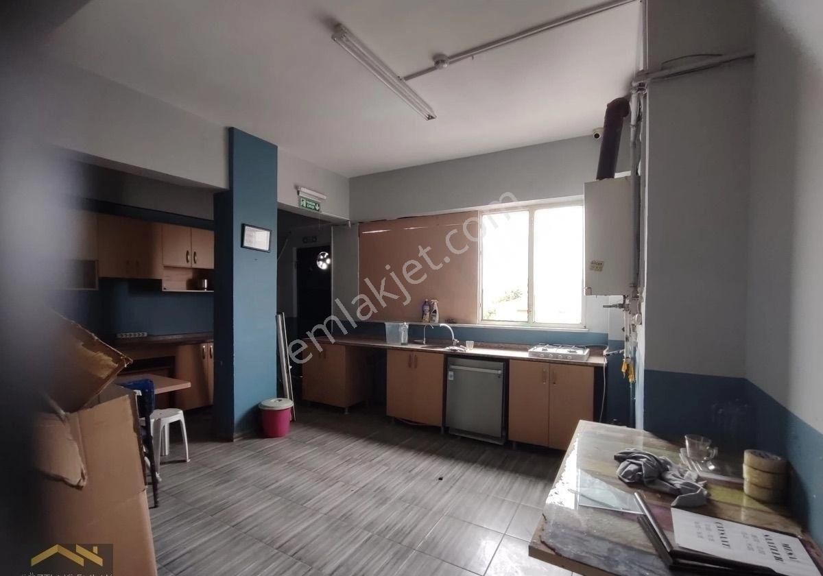 Merterde İtfaiyenin Yanında 3.kat 270 M2 Asansörlü Açık Otoparklı - Görsel 17