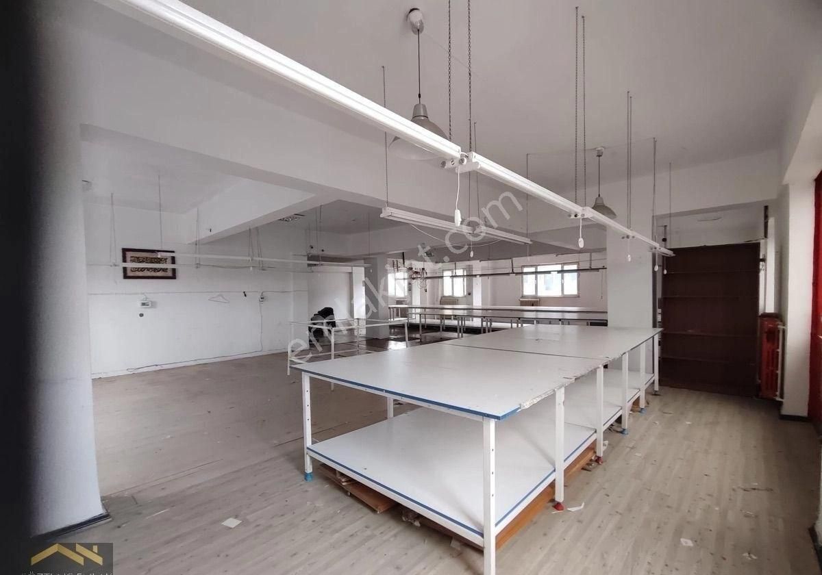 Merterde İtfaiyenin Yanında 3.kat 270 M2 Asansörlü Açık Otoparklı - Görsel 8