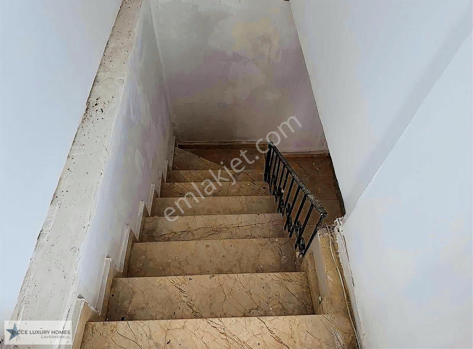 Beykoz Merkez'de Lüks Ve Özel 3 Katlı Müstakil Konak - Görsel 2