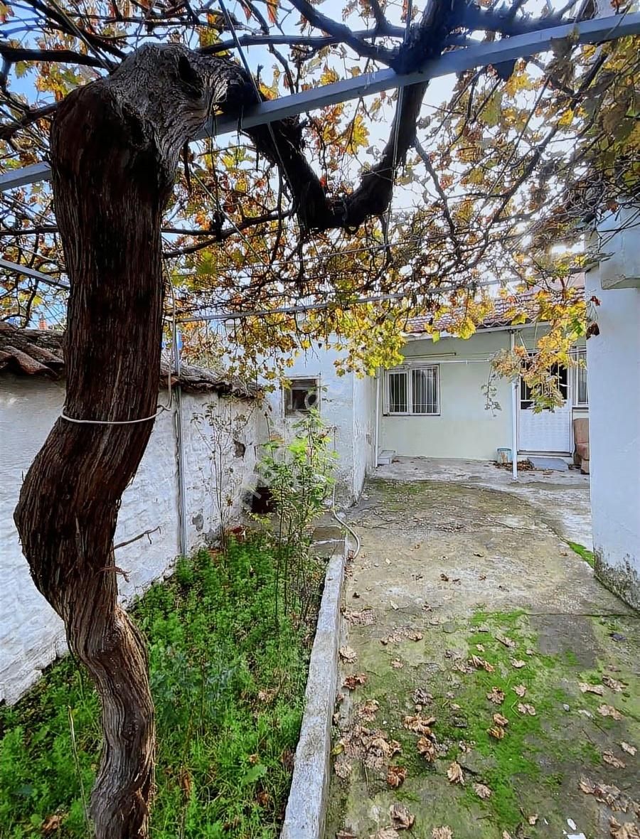 Bergama'nın Merkezinde Satılık Bahçeli Ev - Görsel 13