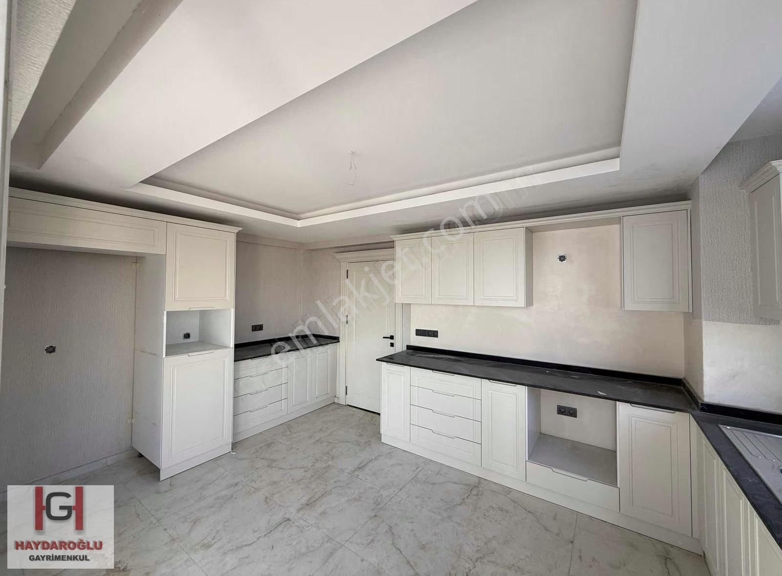 Fıstıklık'da Cadde Üzeri Satılık Sıfır 3+1 Daire