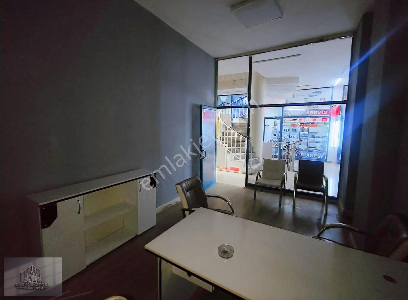 Sulyapıdan Güneşli Meydanda Giriş Kat Dükkan Ofis - Görsel 11