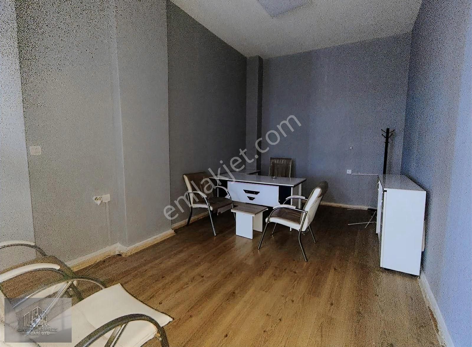 Sulyapıdan Güneşli Meydanda Giriş Kat Dükkan Ofis