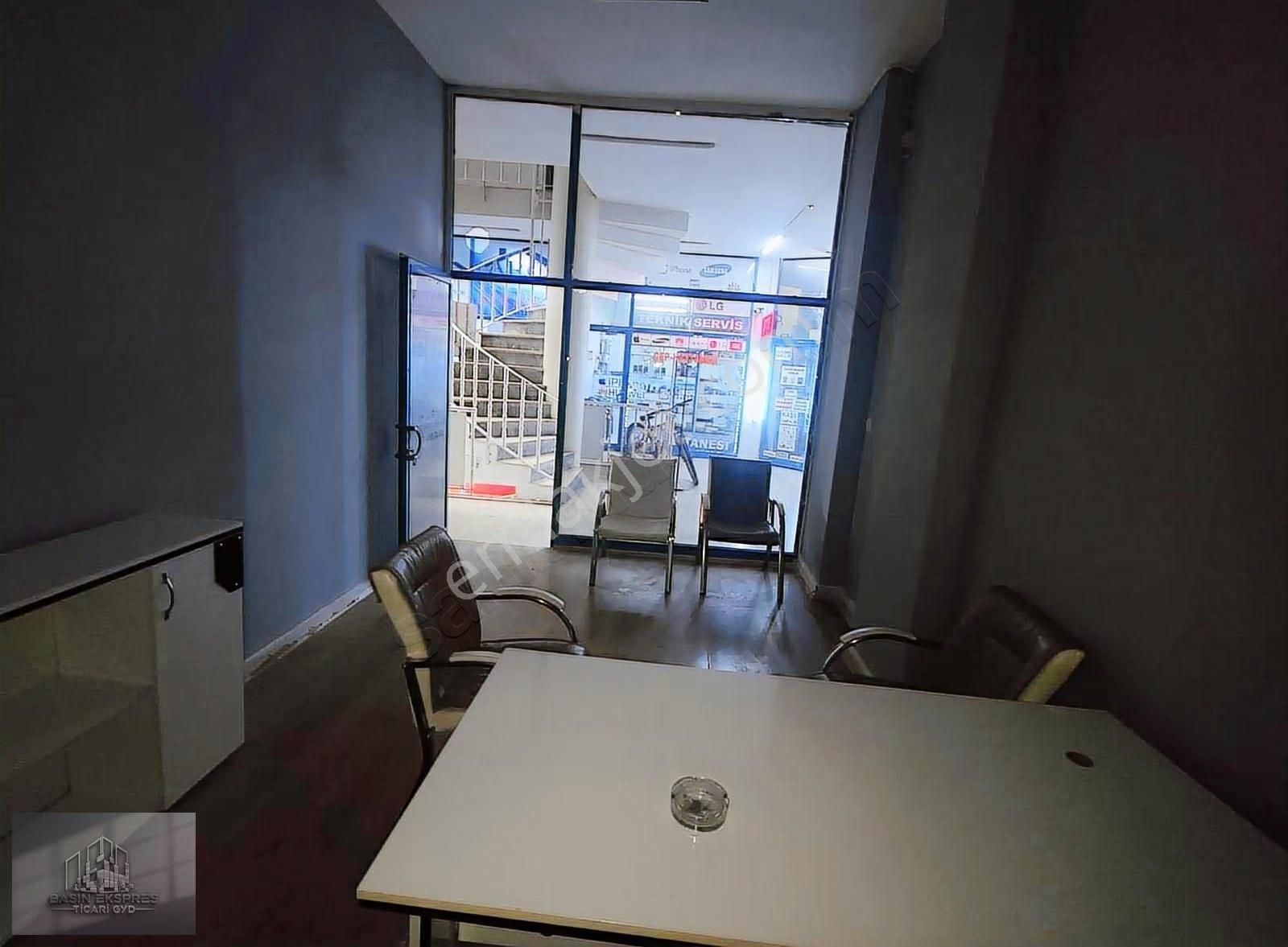 Sulyapıdan Güneşli Meydanda Giriş Kat Dükkan Ofis - Görsel 10