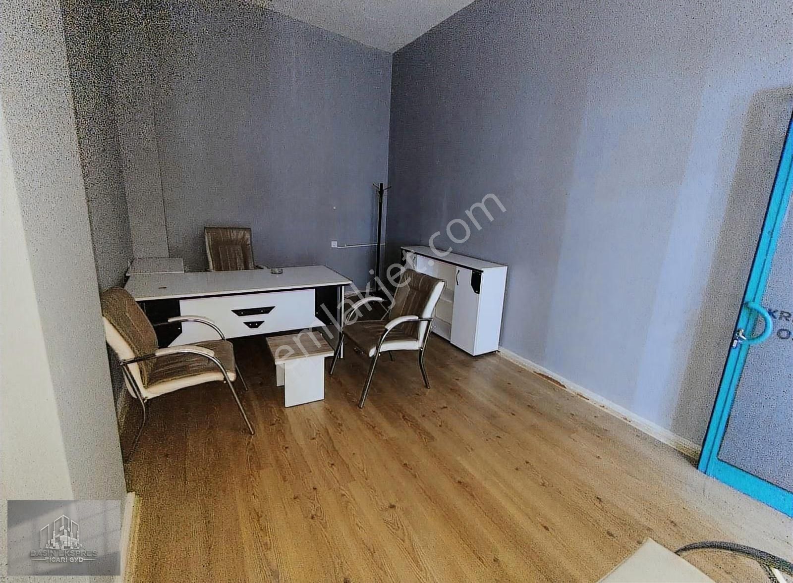 Sulyapıdan Güneşli Meydanda Giriş Kat Dükkan Ofis - Görsel 6