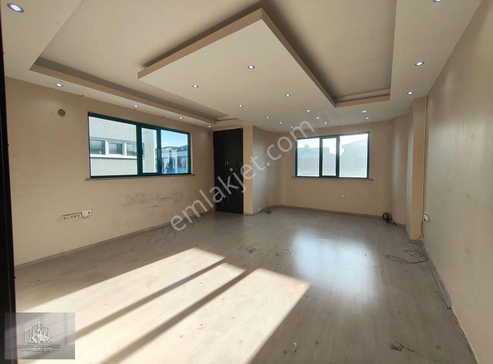 Sulyapıdan Güneşli Meydanda Tabela Değeri Yüksek Kiralık Ofis