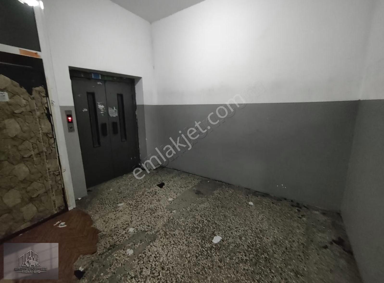 Sulyapıdan Hürriyette Kiralık 475m2imalata Atölyeye Uygun İşyeri - Görsel 8
