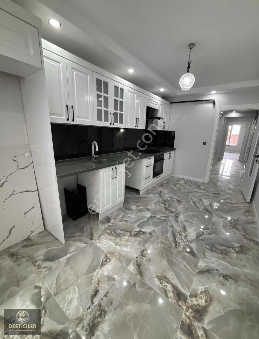 Om-desticiler Zafer Mah. Özel Garajlı Lüks 2+1 - Görsel 14