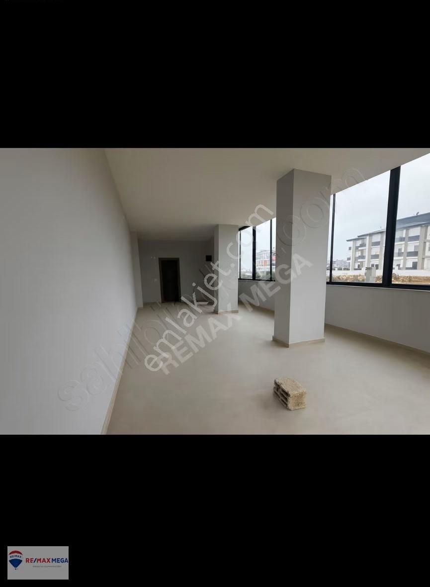 Döşemealtı Çıplaklı'da Köşe Konumda Acil Satılık Dükkan - Görsel 4