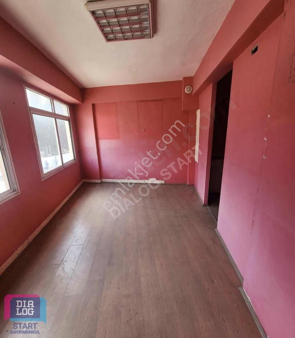 Altındağ Cadde Üzeri 2,5 Kat Komple Satılık Dükkan